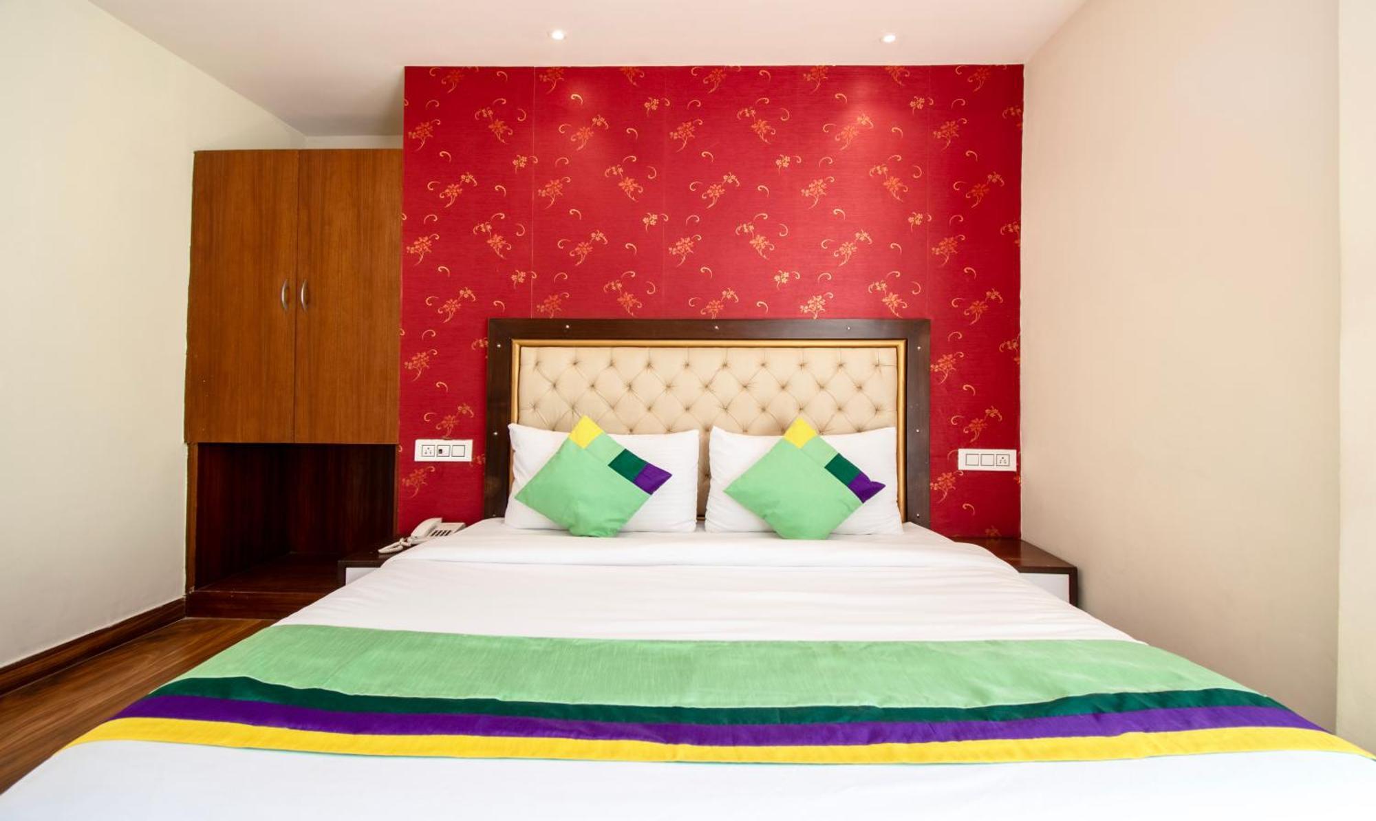 Ambika Residency, Near Hidimba Devi Temple Hotel Manāli Екстериор снимка