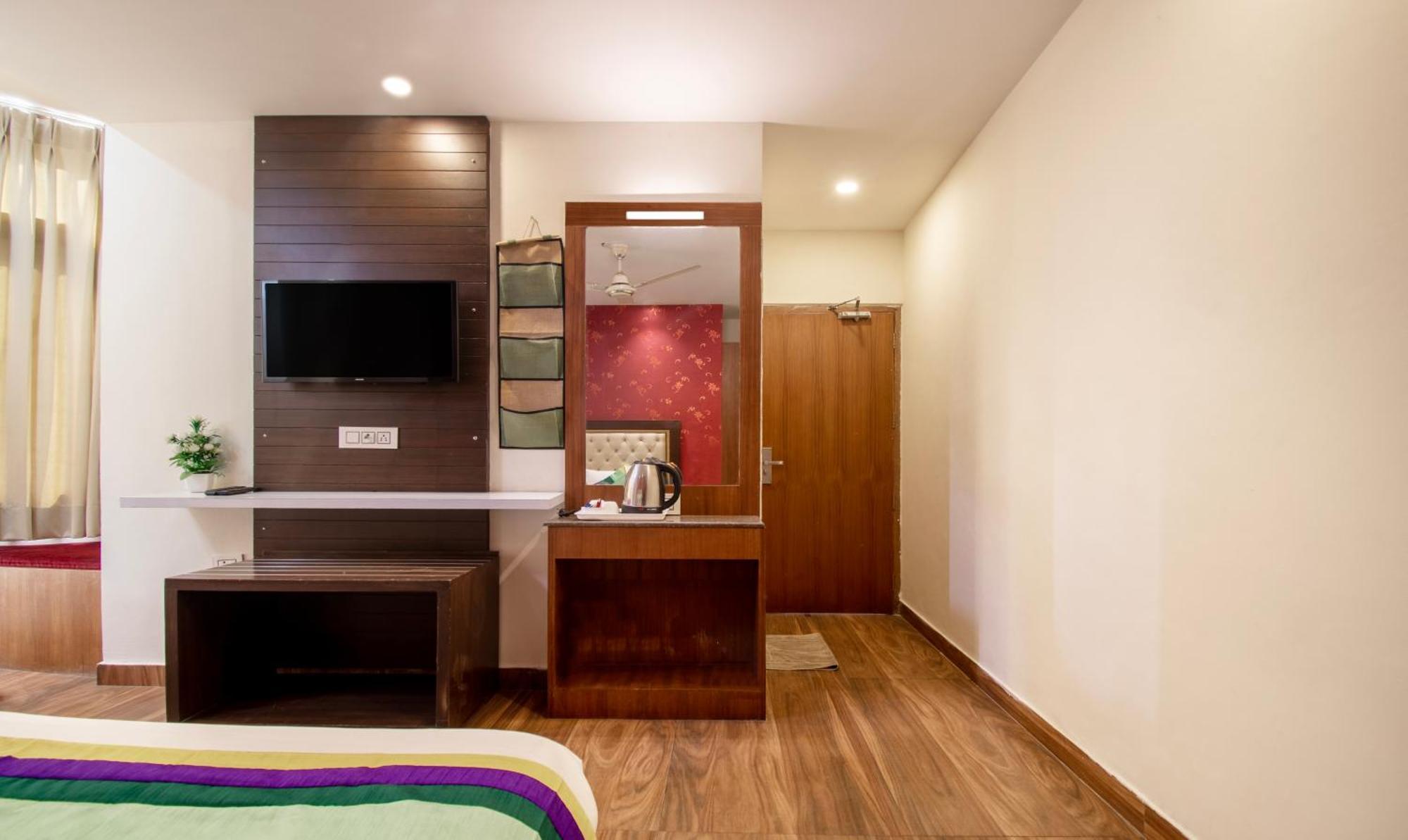 Ambika Residency, Near Hidimba Devi Temple Hotel Manāli Екстериор снимка