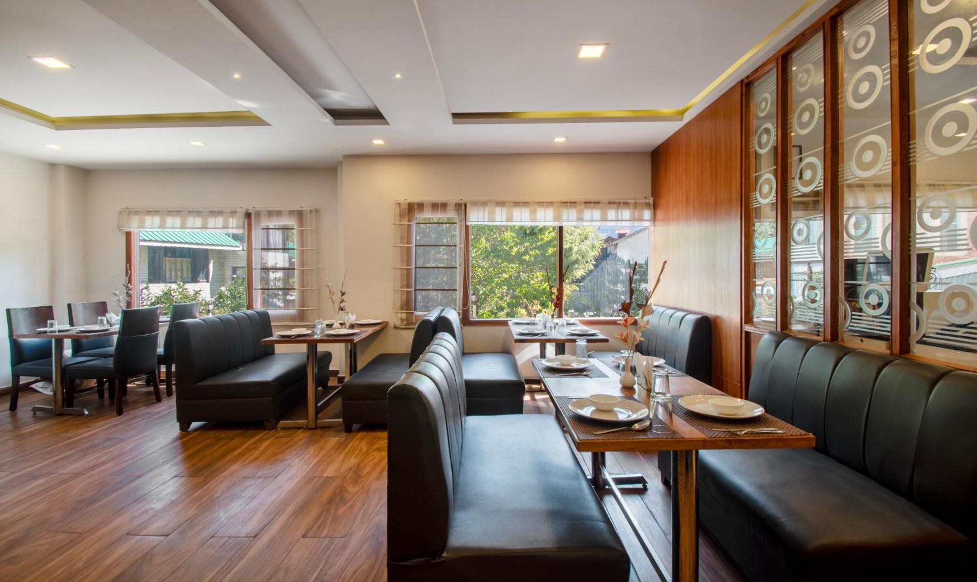Ambika Residency, Near Hidimba Devi Temple Hotel Manāli Екстериор снимка