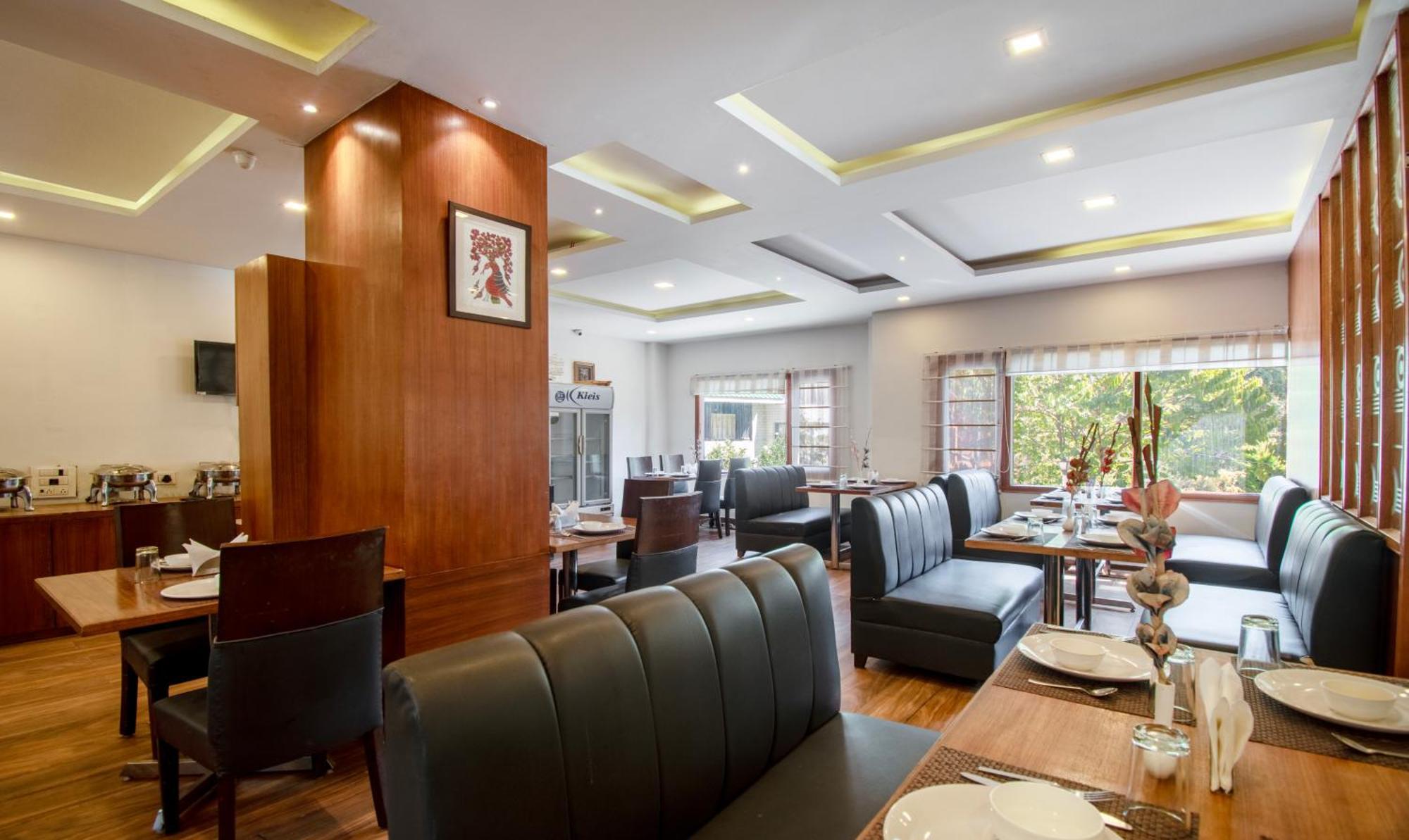 Ambika Residency, Near Hidimba Devi Temple Hotel Manāli Екстериор снимка