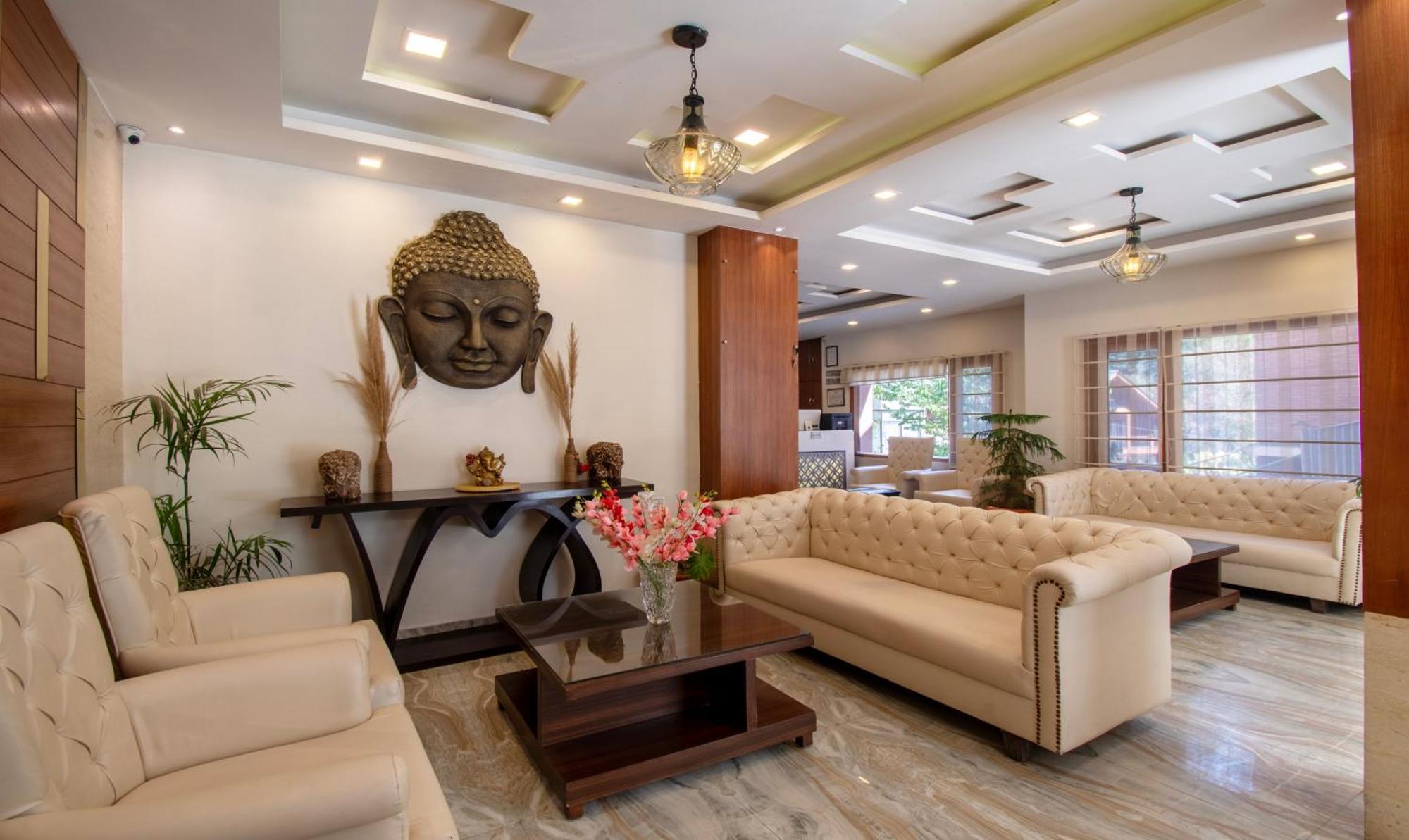 Ambika Residency, Near Hidimba Devi Temple Hotel Manāli Екстериор снимка